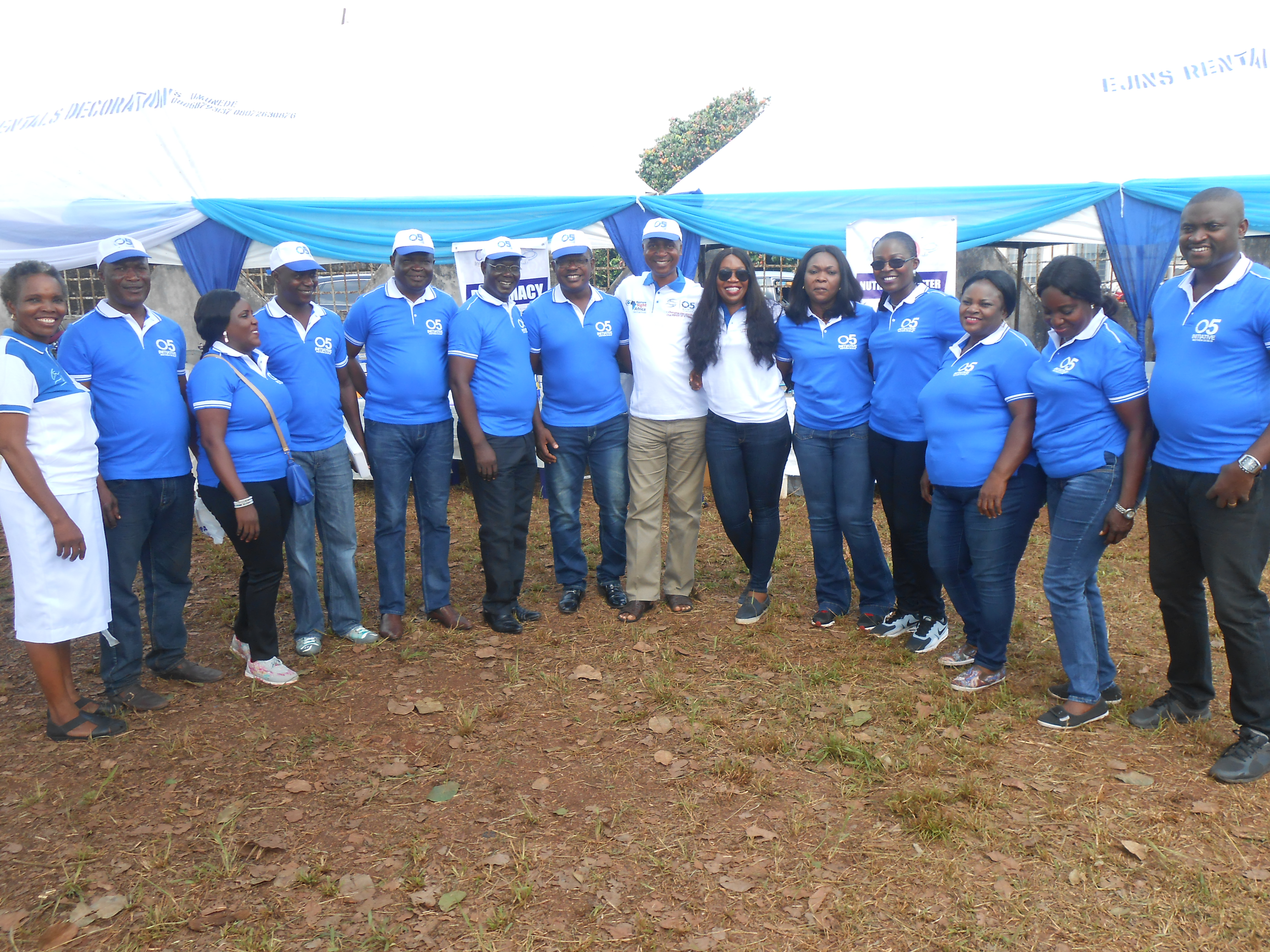 DSCN5257 LARGE TURNOUT AS DAME EDITH OKOWA FLAGS OFF GRASSROOT MEDICAL OUTREACH