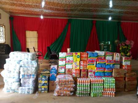 IMG-20181017-WA0002 SMILES AS PROPHET IGBODO VISITS WIDOWS AT OZA-NOGOGO